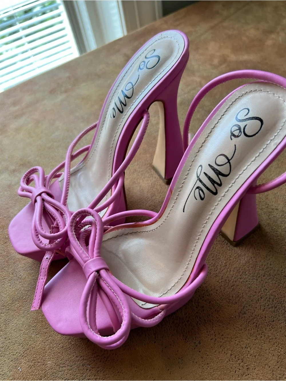 So Me Bubblegum Pink Strappy Bow Heeled Sandals. Size 6.5